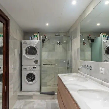 Διαμέρισμα Unique First Line