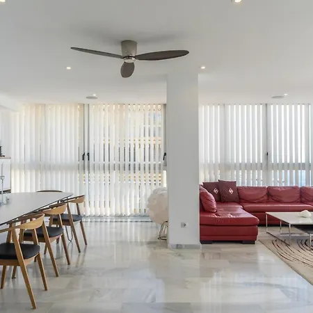 Unique First Line Appartement