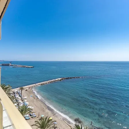 Unique First Line Appartement