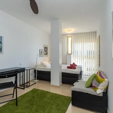 Unique First Line Appartement