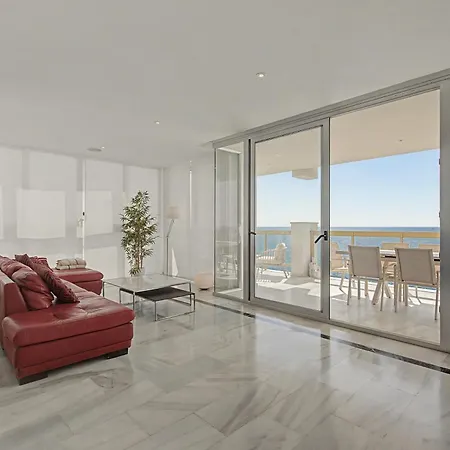 Unique First Line Apartamento *