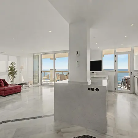 Unique First Line Apartamento
