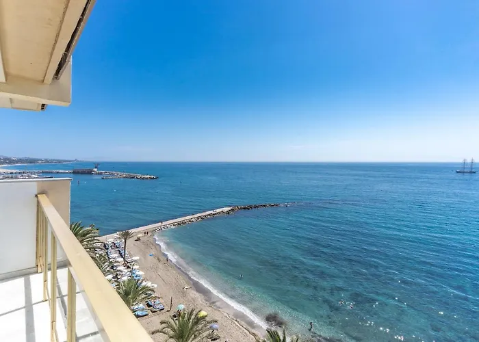 Unique First Line Appartement