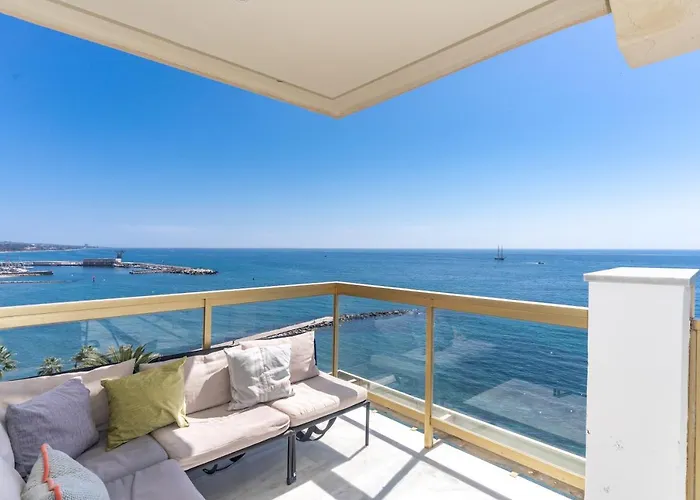 Unique First Line Appartement *