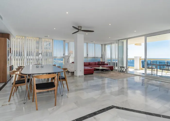 Unique First Line Appartement