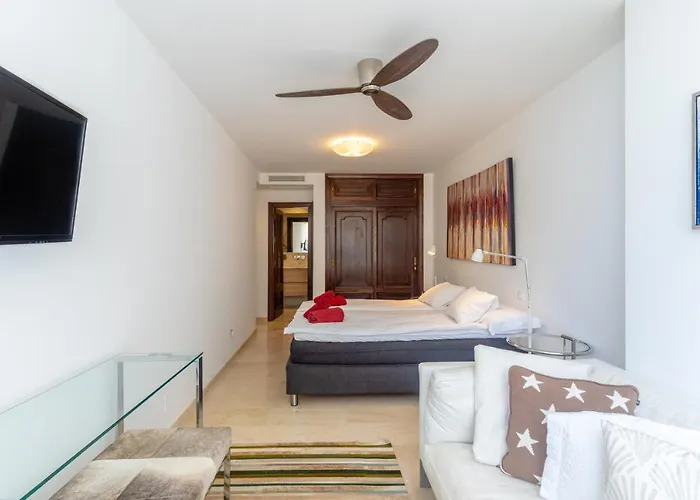 Unique First Line Appartement